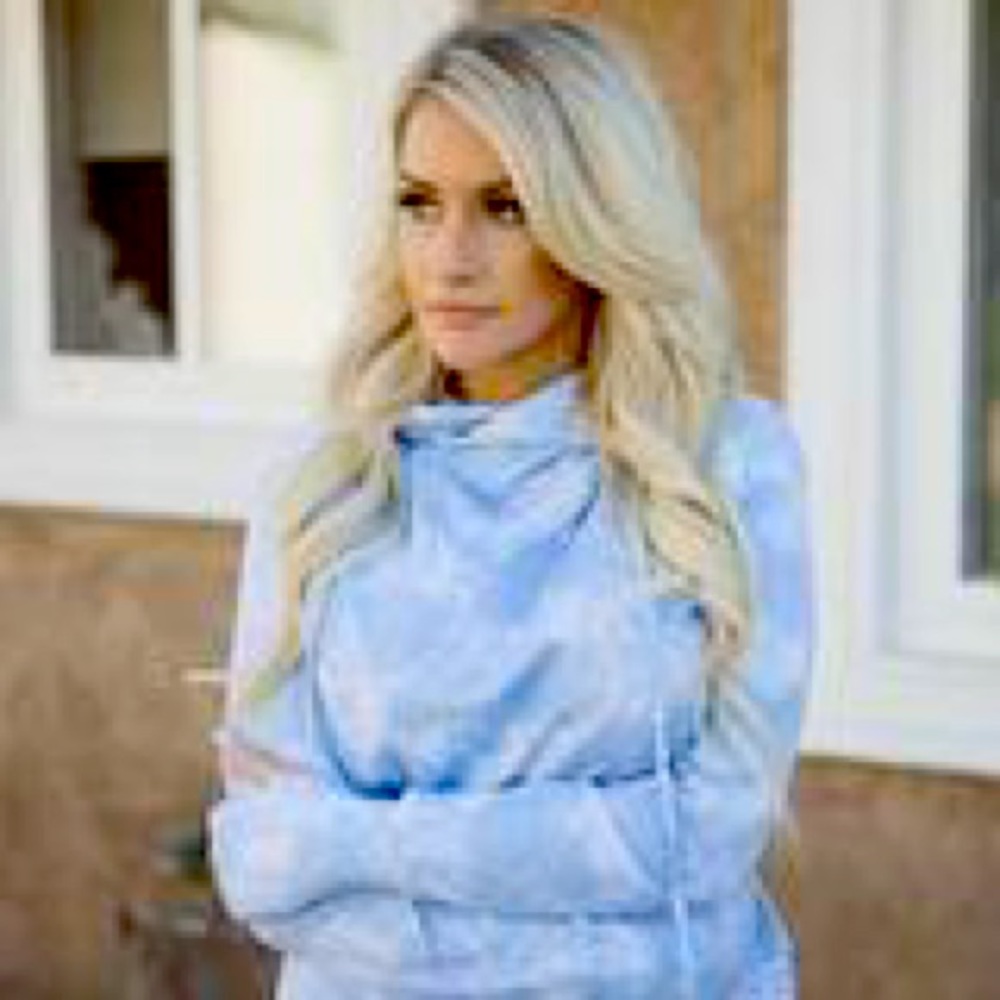 New never worn Cloud color discontinued